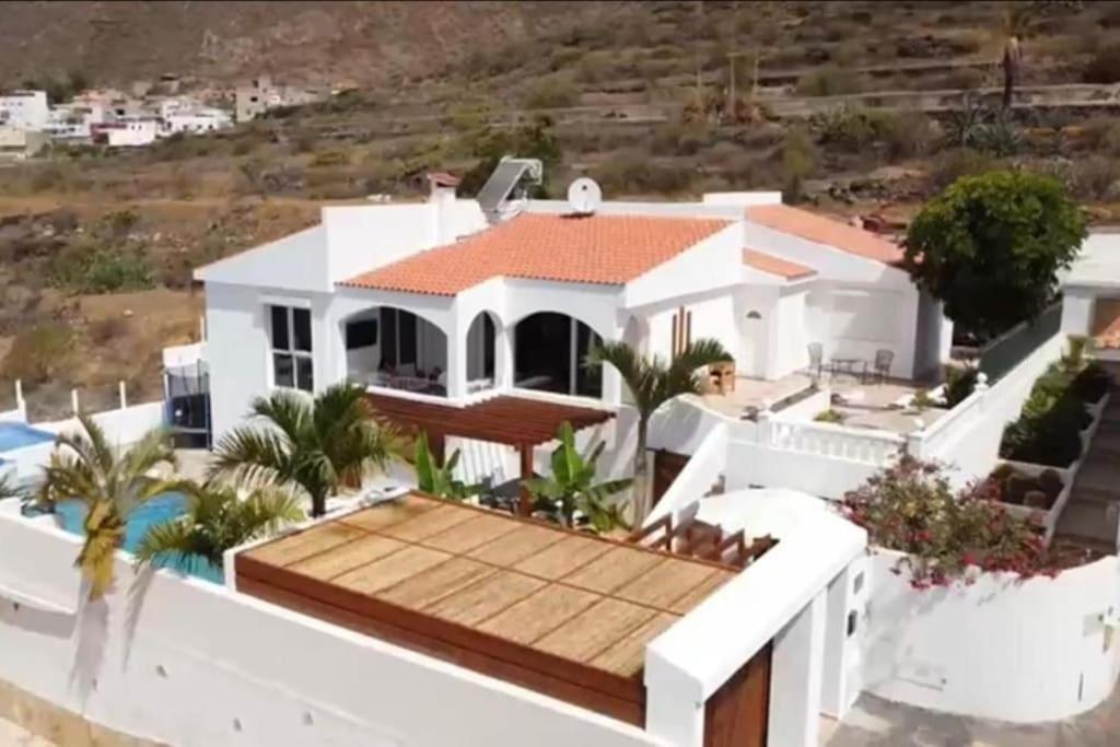 Gezellige Villa Met Prachtig Zicht En Zwembad Arona  Exterior foto