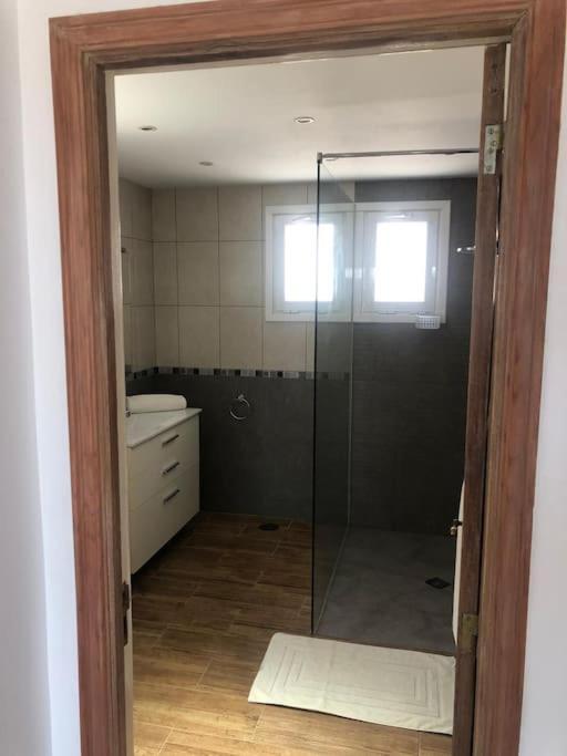 Gezellige Villa Met Prachtig Zicht En Zwembad Arona  Exterior foto