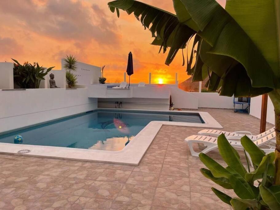 Gezellige Villa Met Prachtig Zicht En Zwembad Arona  Exterior foto