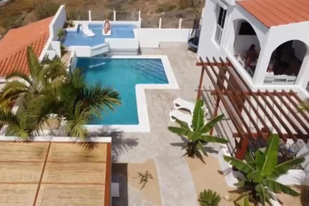 Gezellige Villa Met Prachtig Zicht En Zwembad Arona  Exterior foto