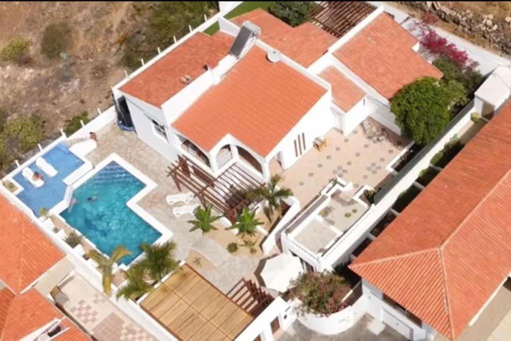 Gezellige Villa Met Prachtig Zicht En Zwembad Arona  Exterior foto